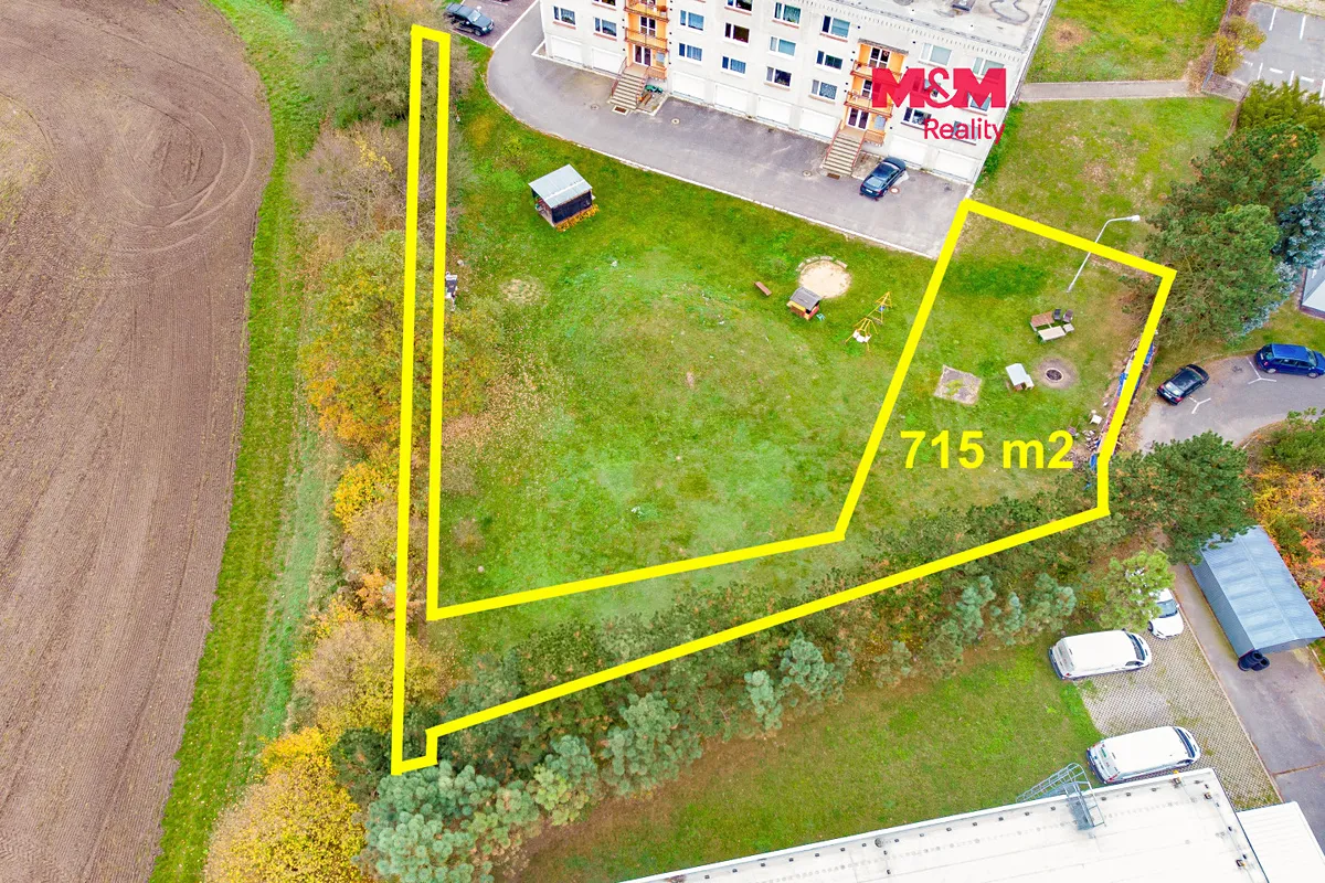 Prodej pozemku 715 m²